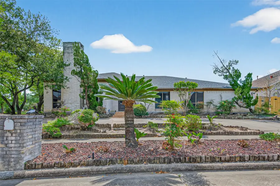 8103 Lake Edge Court, Houston, TX 77071 - #3