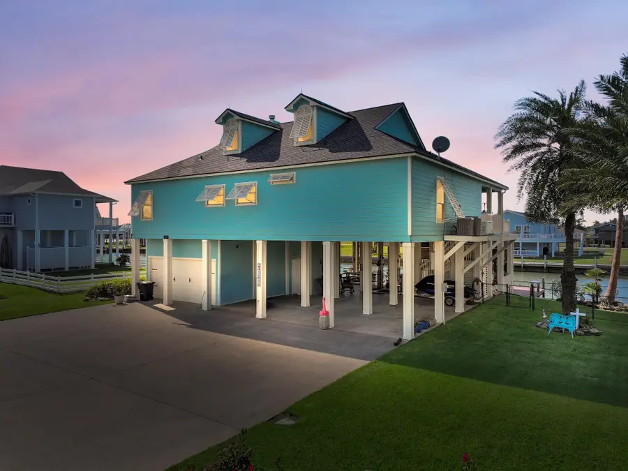 1101 Fountain View Drive, Crystal Beach, TX 77650 - #2