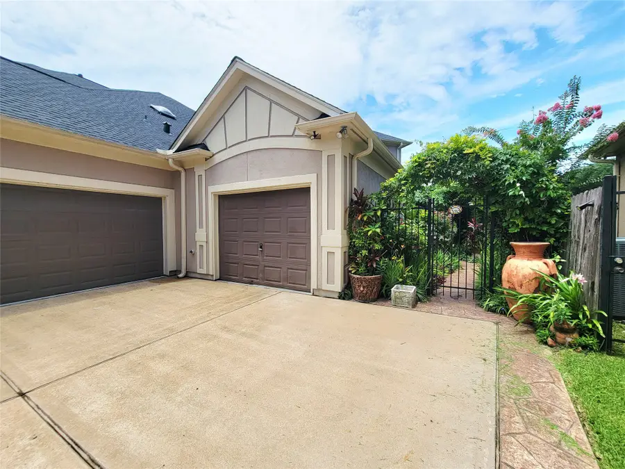 9 Camden Court, Sugar Land, TX 77479 - #2
