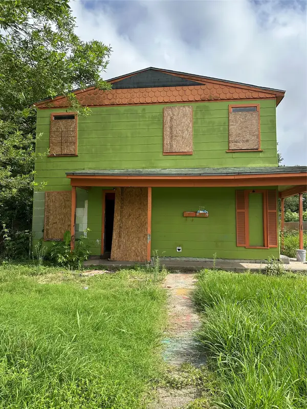 1117 3rd Avenue N, Texas City, TX 77590
