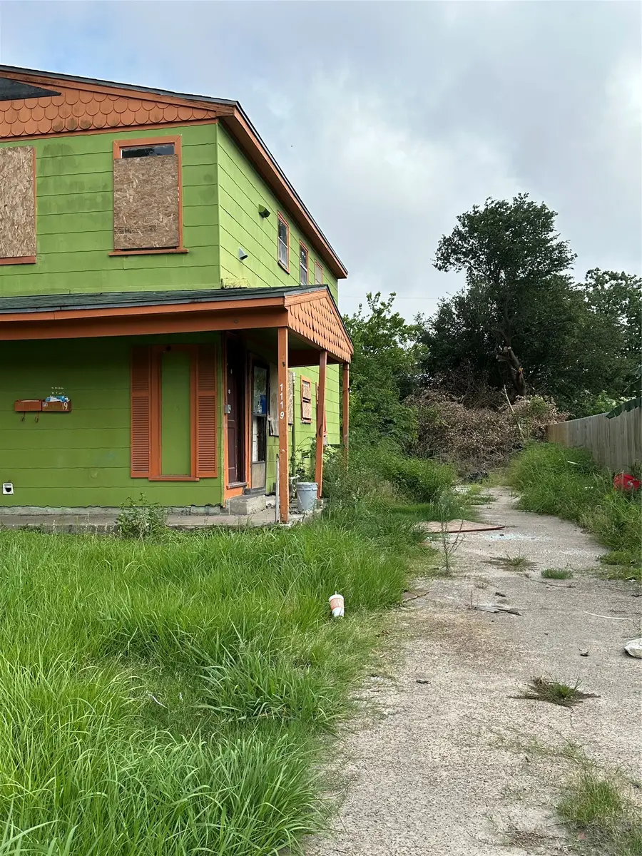 1117 3rd Avenue N, Texas City, TX 77590 - #2