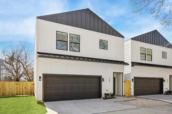 927 Bianco Lane, Houston, TX 77091