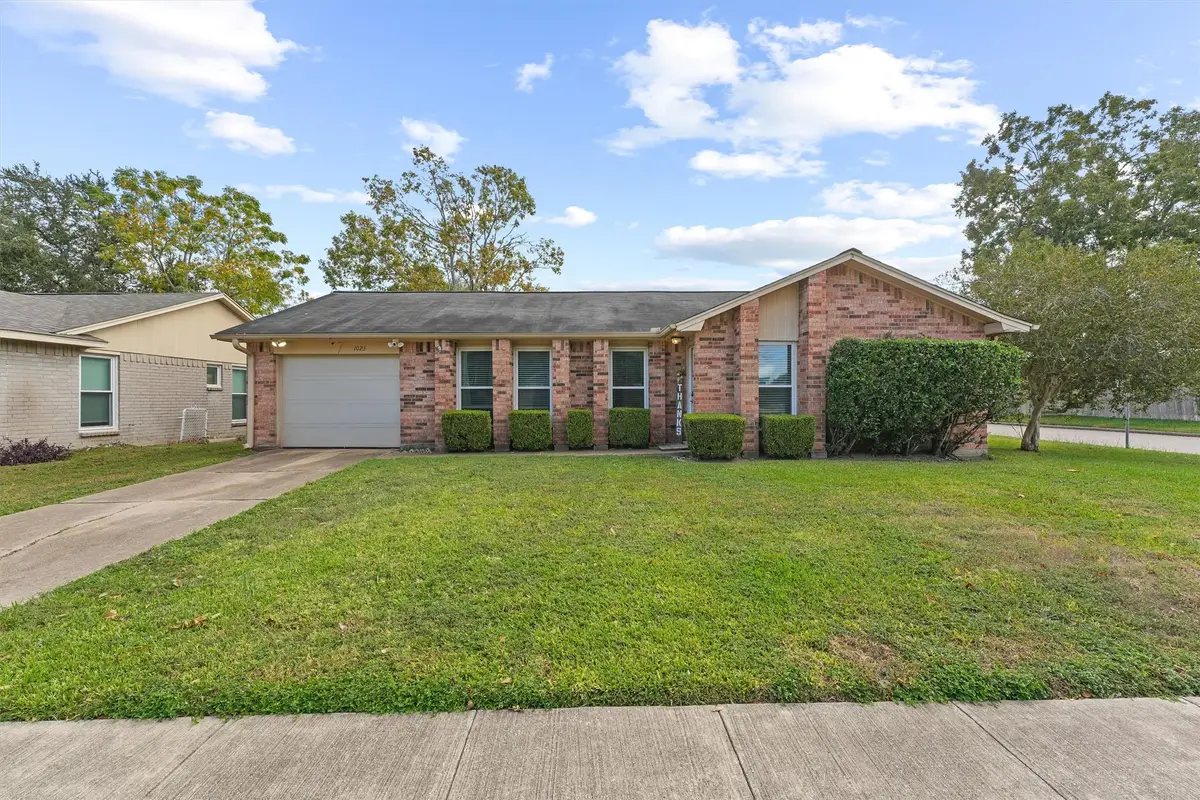 1023 E Belgravia Drive, Pearland, TX 77584 - Image #1