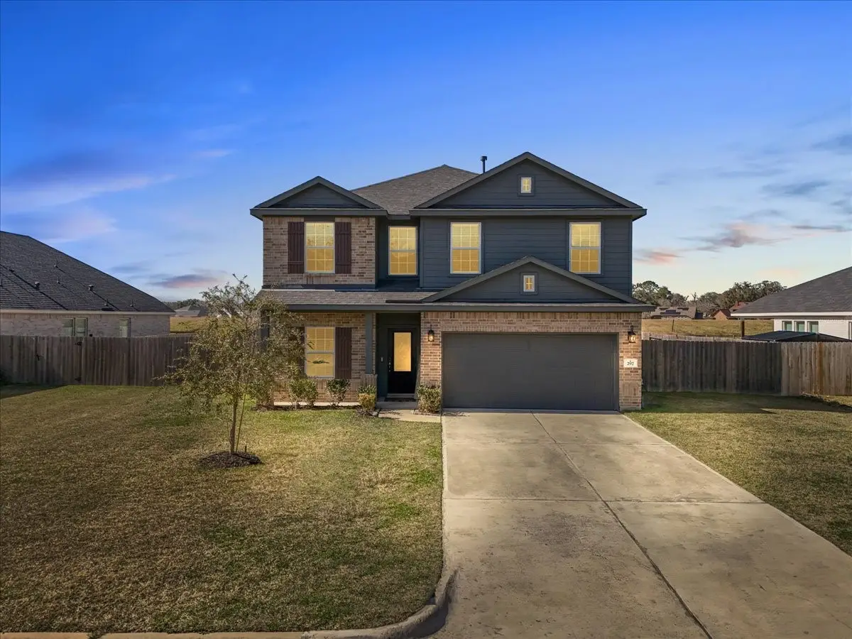 297 Twin Lakes Boulevard W, West Columbia, TX 77486 - #1