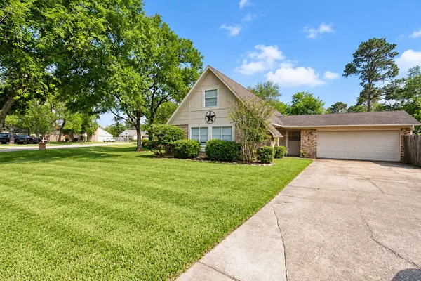 10030 Lost Pine Drive, Baytown, TX 77521