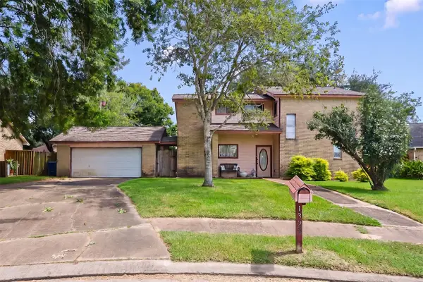 1325 Molina Court, Angleton, TX 77515