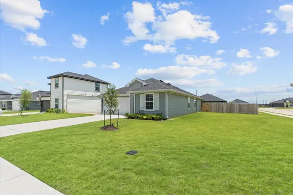 2201 Laurel Bloom Lane, Sealy, TX 77474