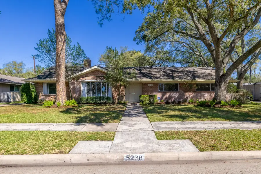 5238 Loch Lomond Drive, Houston, TX 77096 - #2