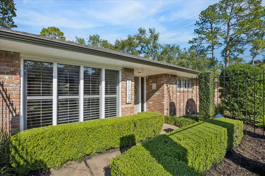 11702 Spriggs Way, Hedwig Village, TX 77024 - Image #3