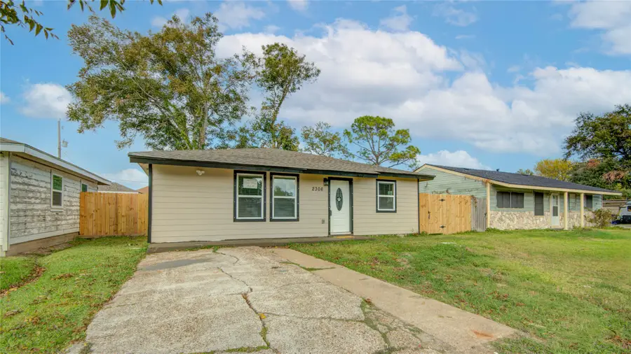 2306 19th Avenue N, Texas City, TX 77590 - #3
