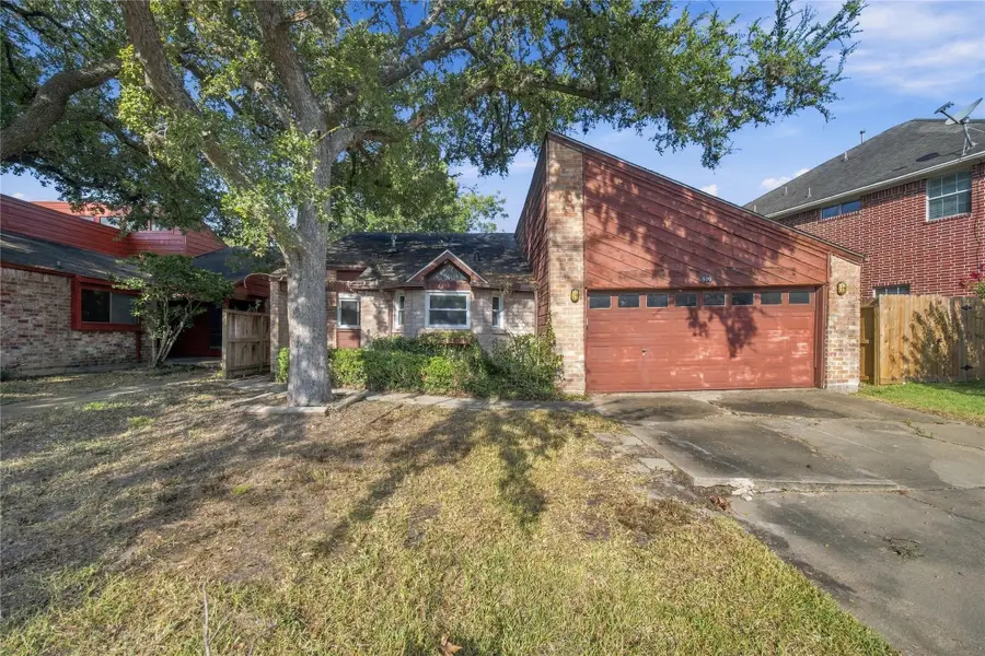 606 Meadow Knoll Drive, Stafford, TX 77477 - #3