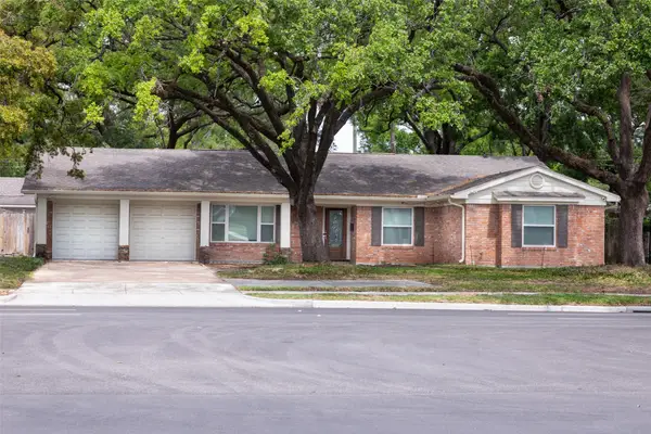 7722 Richmond Avenue, Houston, TX 77063