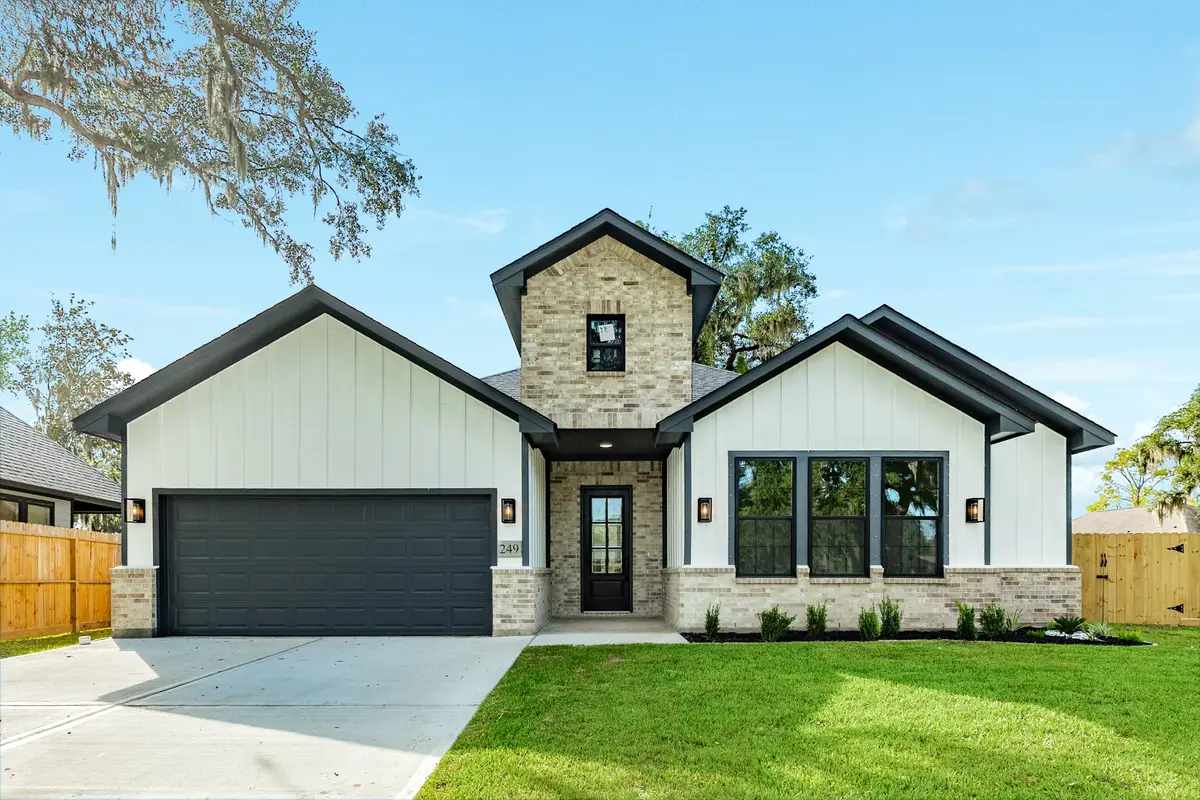 249 Montclaire Drive, West Columbia, TX 77486 - #1