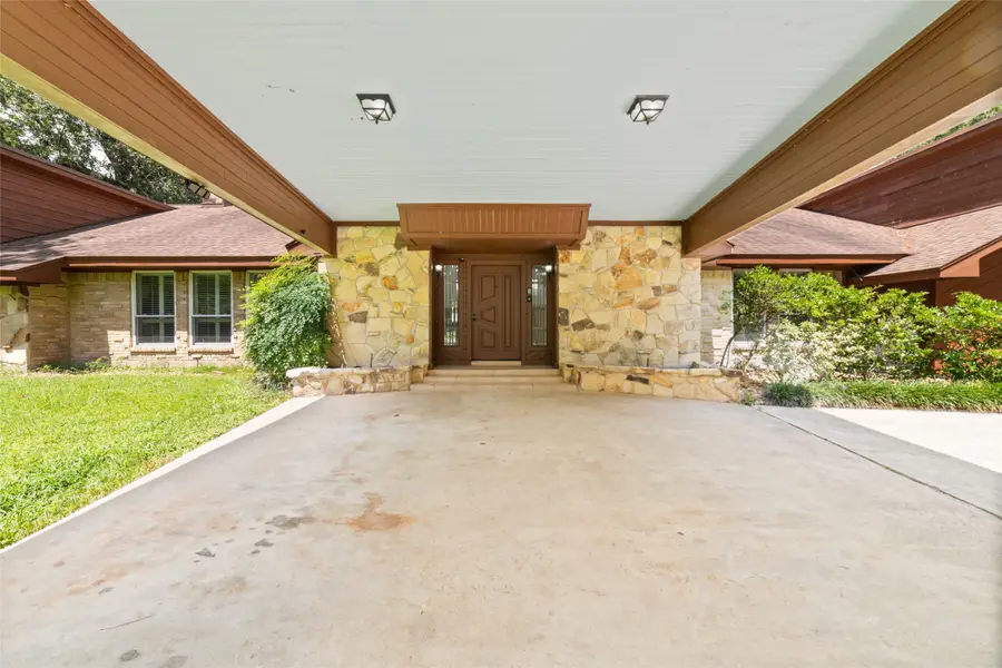 601 Brandon Road, Conroe, TX 77302 - Image #2
