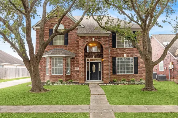 2212 Golden Sails Drive, League City, TX 77573