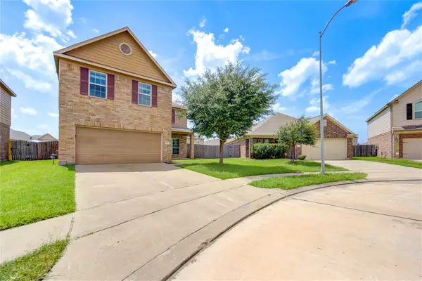 14927 Vinegrove Falls Court, Cypress, TX 77433