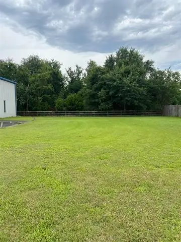 445 W Railroad Avenue, China, TX 77613 - Image #2