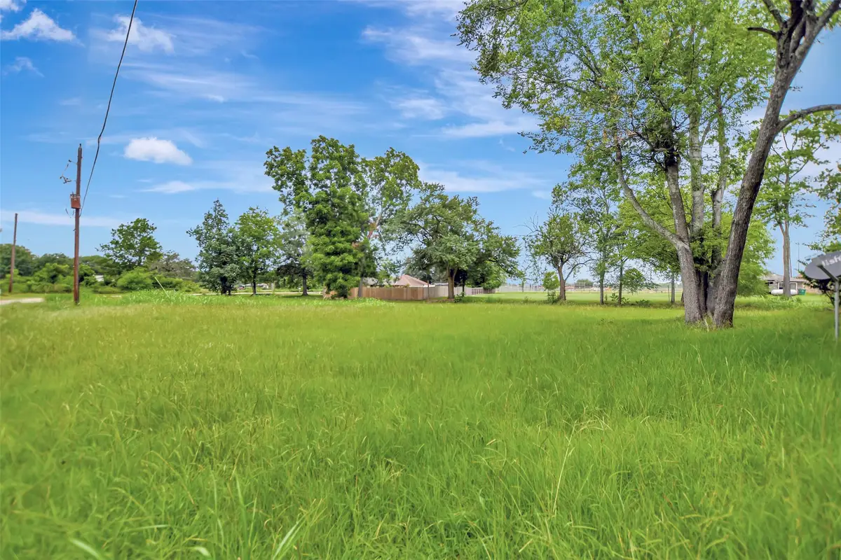 310 Heath Avenue, Madisonville, TX 77864 - #1