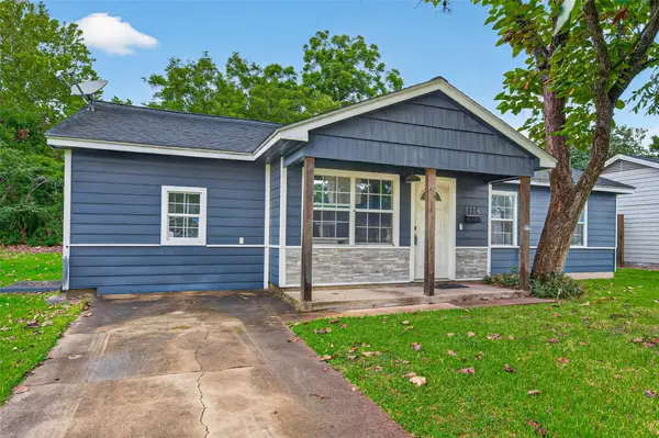 1114 Woodbine Drive, West Columbia, TX 77486