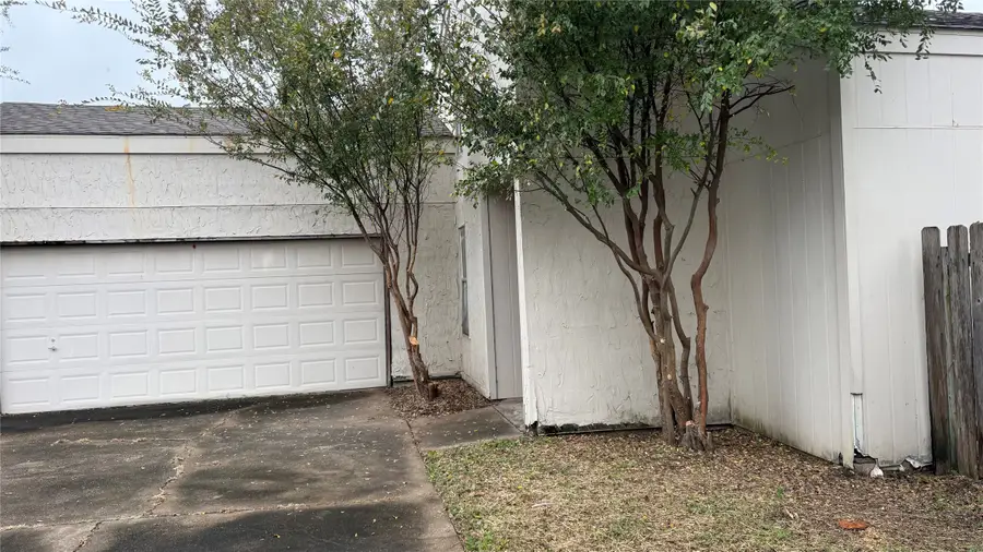 11042 Petworth Drive, Houston, TX 77072 - Image #3
