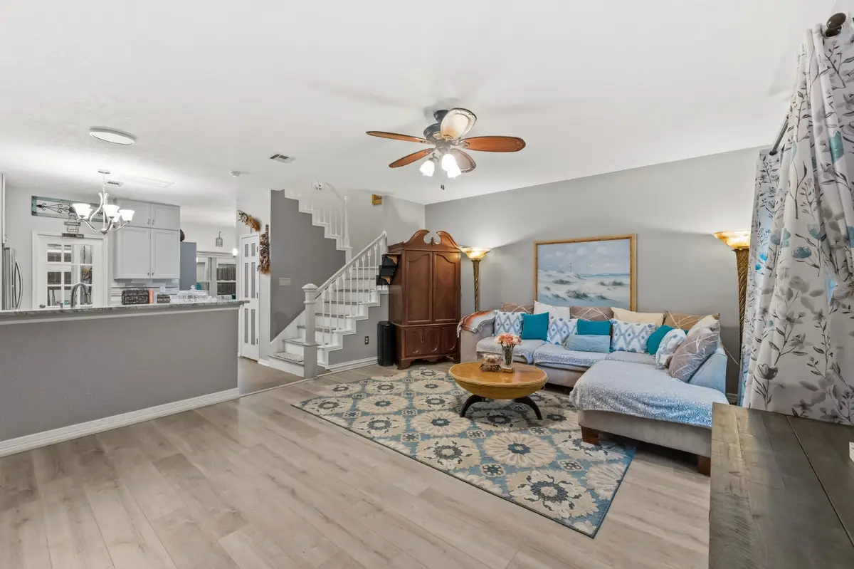 930 Birnham Woods Boulevard, Pasadena, TX 77503 - #1