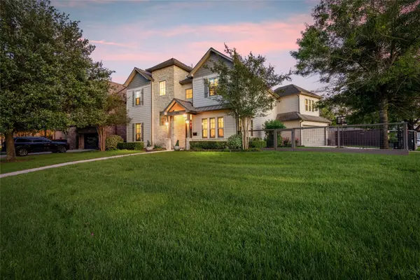 1045 Rosepoint Street, Houston, TX 77018