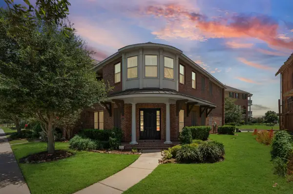 118 Stadium Drive, Sugar Land, TX 77498