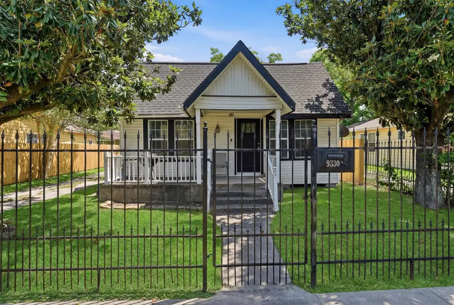 9330 E Avenue L, Houston, TX 77012 - #2