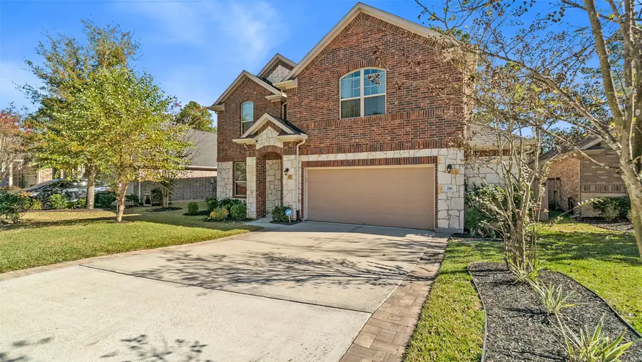 216 Elianne Lace Court, Conroe, TX 77318 - Image #2