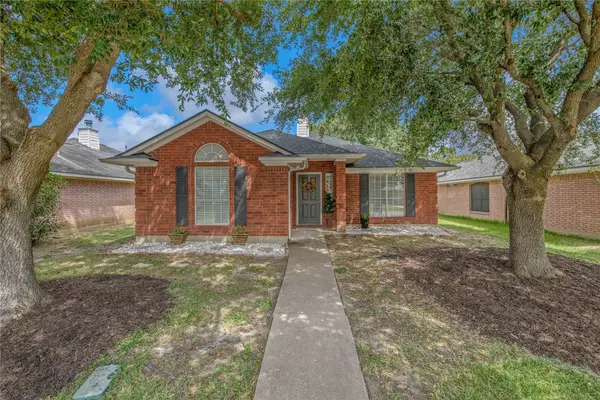 805 Azalea Court, College Station, TX 77840