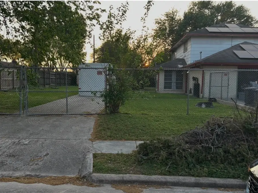 6730 Standing Oaks Street, Houston, TX 77050 - #2