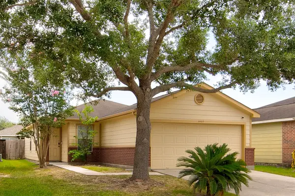 2027 Wooded Oaks Drive, Humble, TX 77396