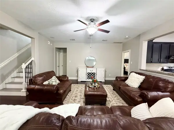 8121 E Pine Creek Bend, Cypress, TX 77433