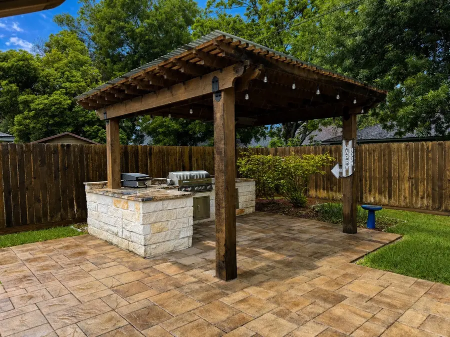 913 Cannan Drive, Angleton, TX 77515 - #3