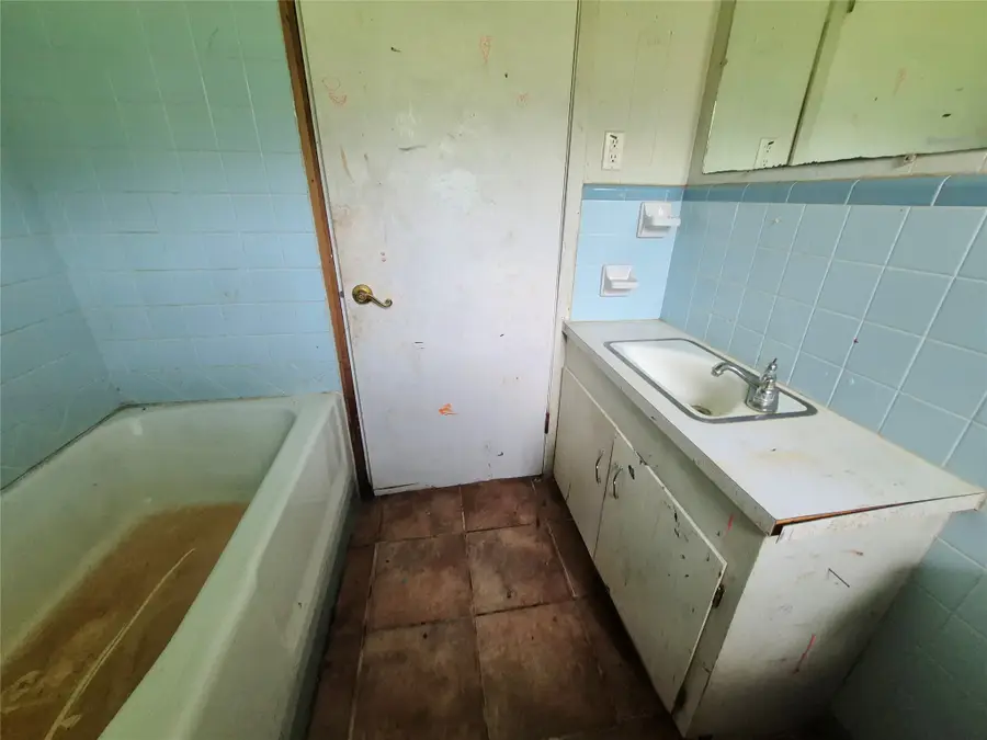4108 County Road 784, Buna, TX 77612 - #3