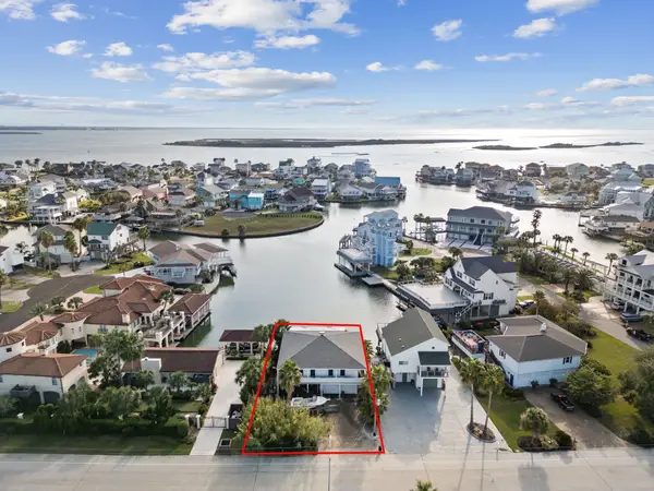 1435 Tiki Drive, Tiki Island, TX 77554