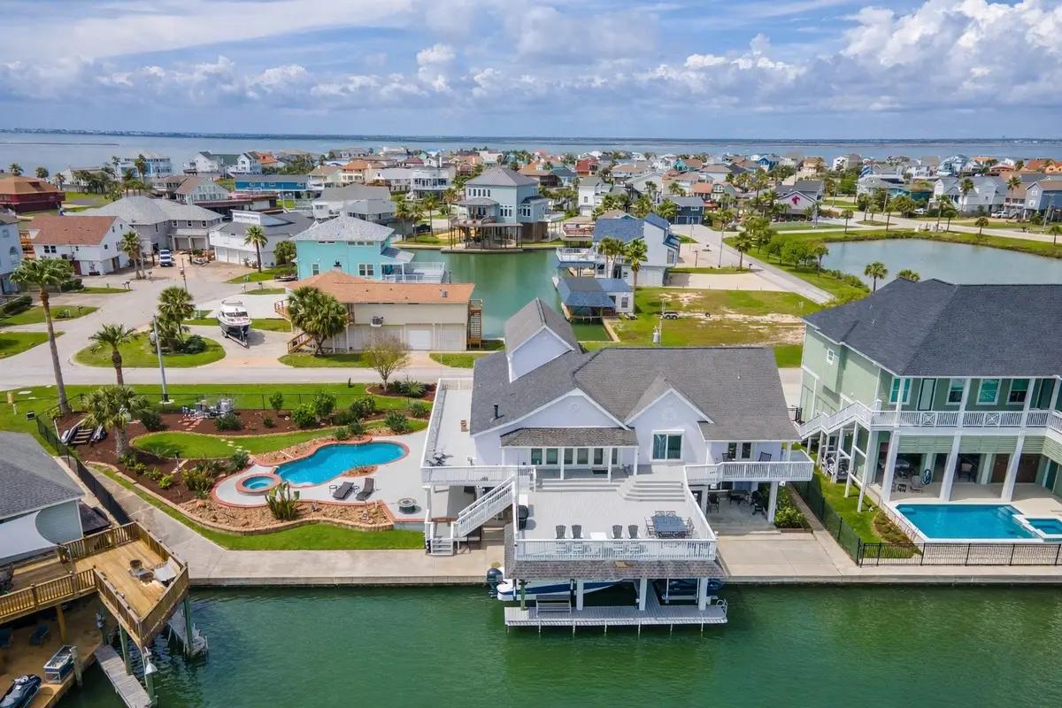 208 Coconut Street, Tiki Island, TX 77554 - #1