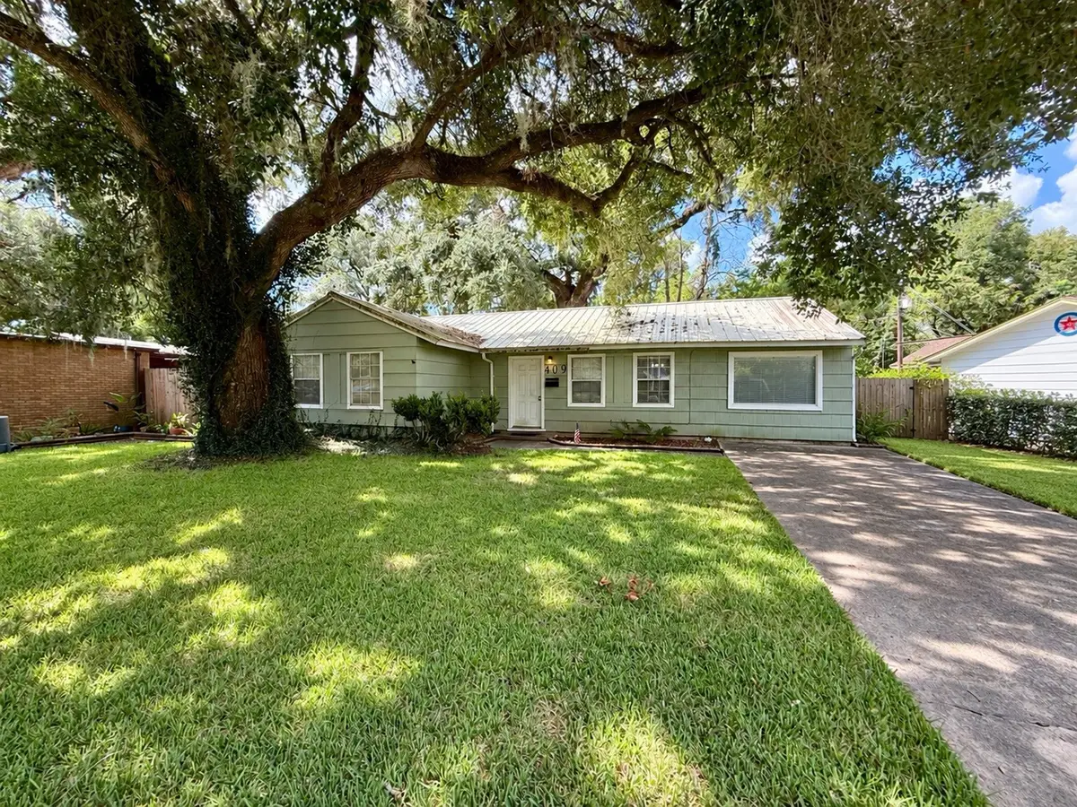 409 Oak Drive, Lake Jackson, TX 77566 - #1