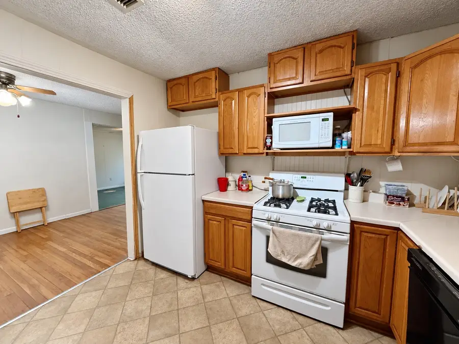 409 Oak Drive, Lake Jackson, TX 77566 - #3