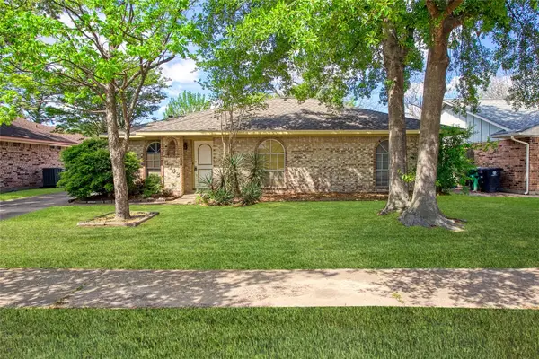 5742 Weeping Willow Road, Houston, TX 77092