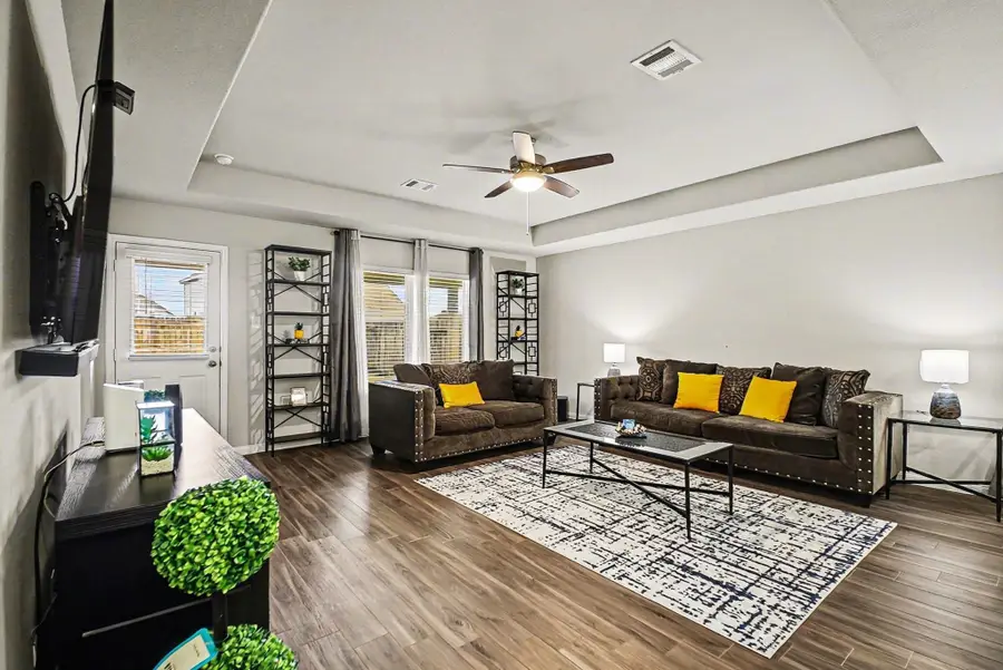 4906 Luke Mathew Drive, Rosharon, TX 77583 - Image #3