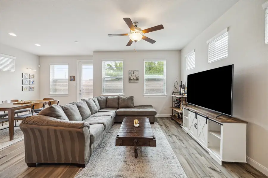 9820 Rugged Oaks Drive, Houston, TX 77080 - Image #3