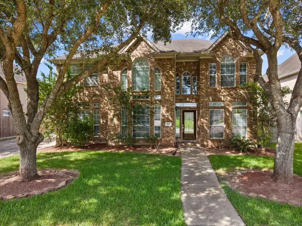 3811 Houston Lake Drive, Pearland, TX 77581