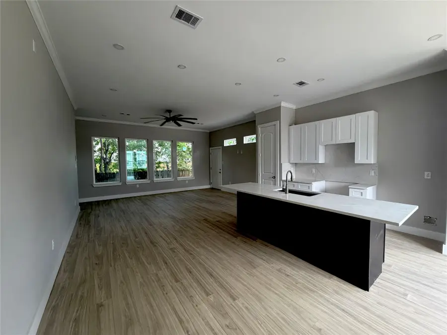 815 E 33rd Street, Houston, TX 77022 - #2