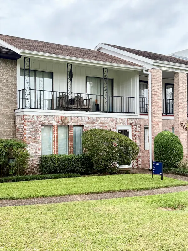 1311 Town Circle #4, Baytown, TX 77520