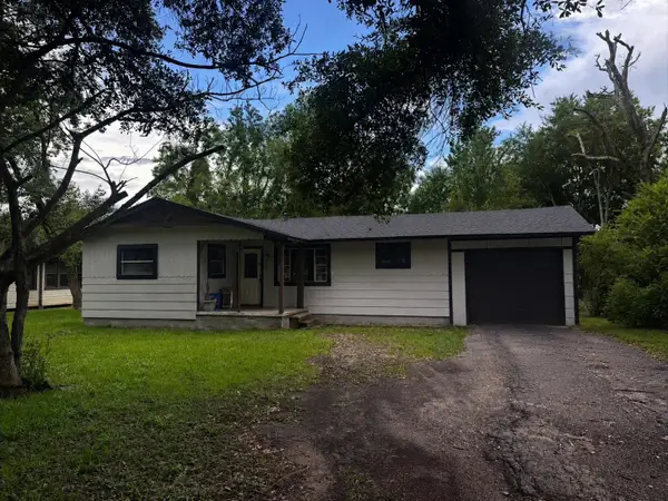 6755 Willis Lane, Beaumont, TX 77708