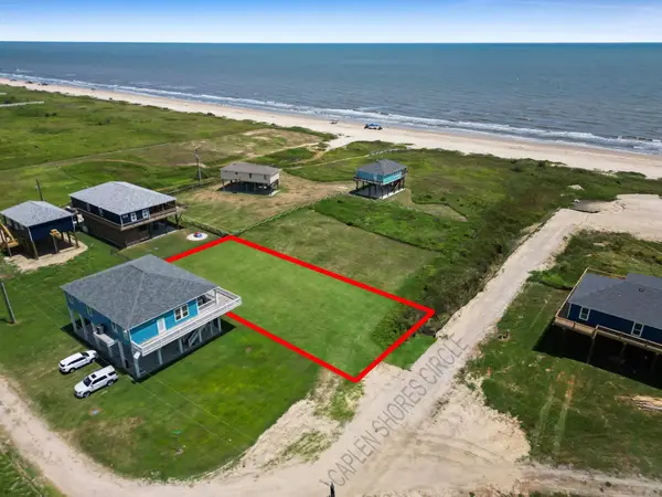 514 Caplen Shores Circle, Gilchrist, TX 77617