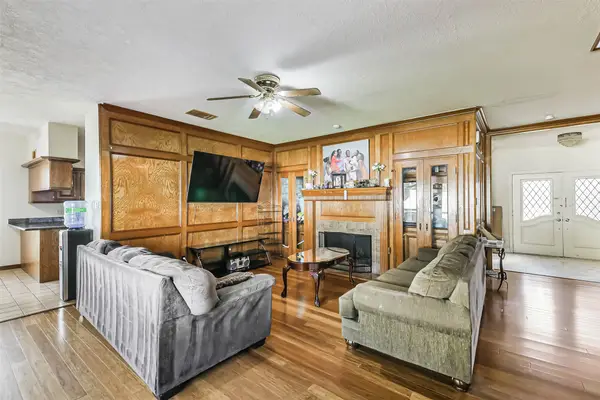 8006 N N Circle Drive, Houston, TX 77071