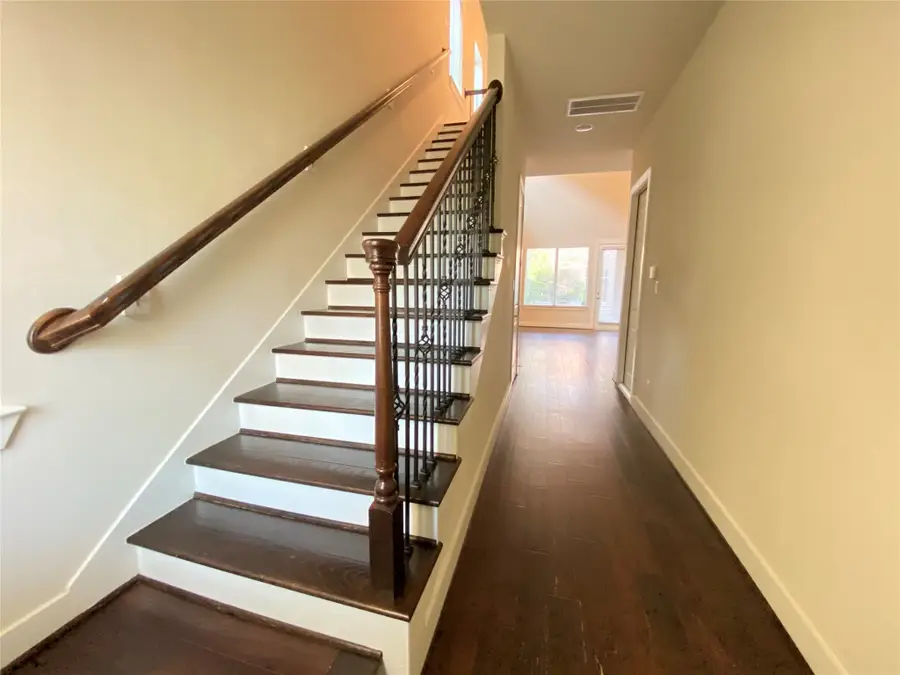 9510 Cedarpost Square Street, Houston, TX 77055 - Image #2