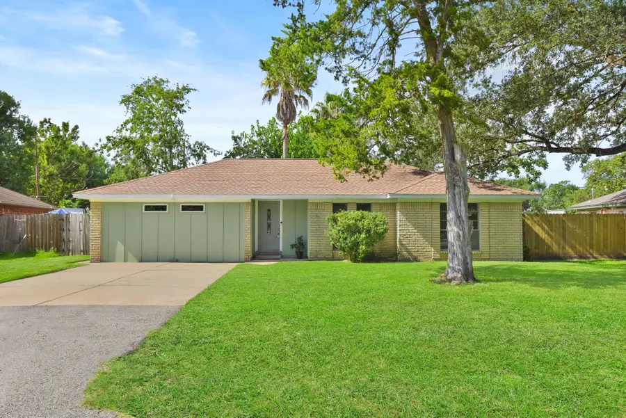 2206 Sierra Street, Kemah, TX 77565 - Image #2